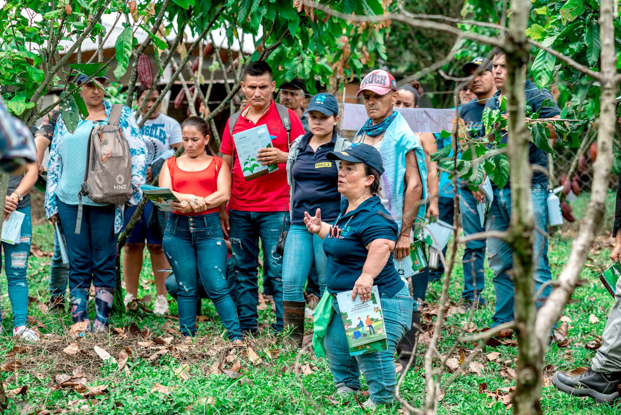 Monica Lozano, Rare's Lead Agronomist for the Lands for Life program, explaining the methodology and the benefits of implementing regenerative practices.